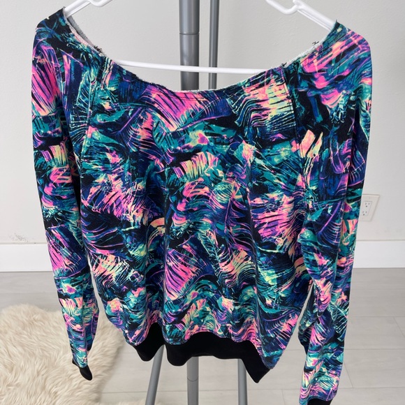 PINK Victoria's Secret Multicolor Graphic Top - Picture 3 of 3